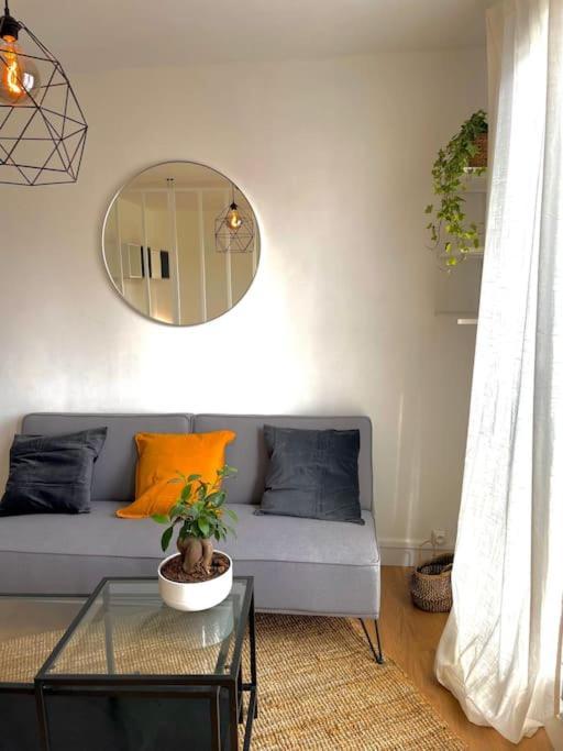 Superbe Studio Avec Parking Gratuit Sur Place Paray-Vieille-Poste Exterior foto